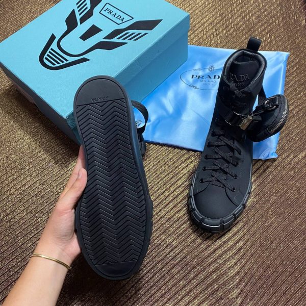 prada bot siyah yeni sezon nylon kumas