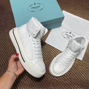 prada bot yeni sezon beyaz nylon kumas