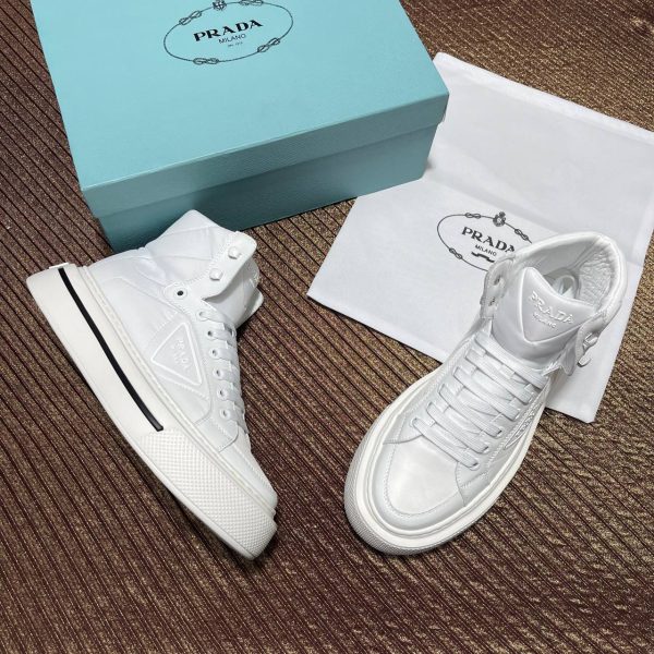 prada bot yeni sezon beyaz nylon kumas