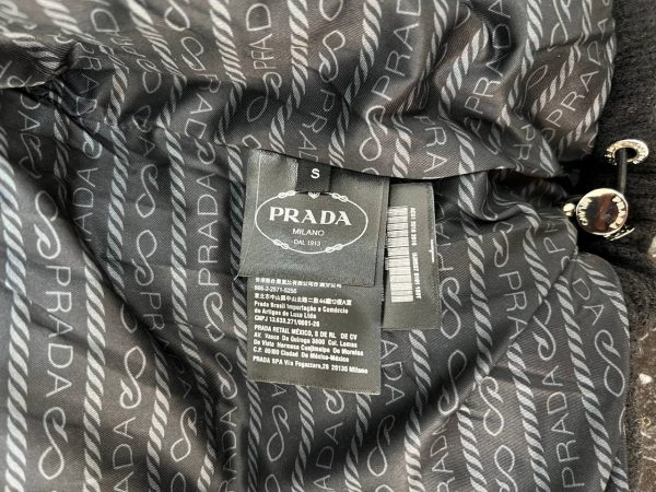 prada mont siyah dis kumasi triko detay
