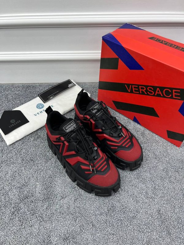 versace ayakkabi sneaker erkek siyah kirmizi greca labyrinth trainers