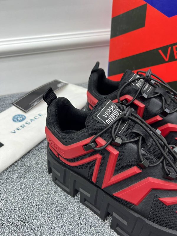 versace ayakkabi sneaker erkek siyah kirmizi greca labyrinth trainers
