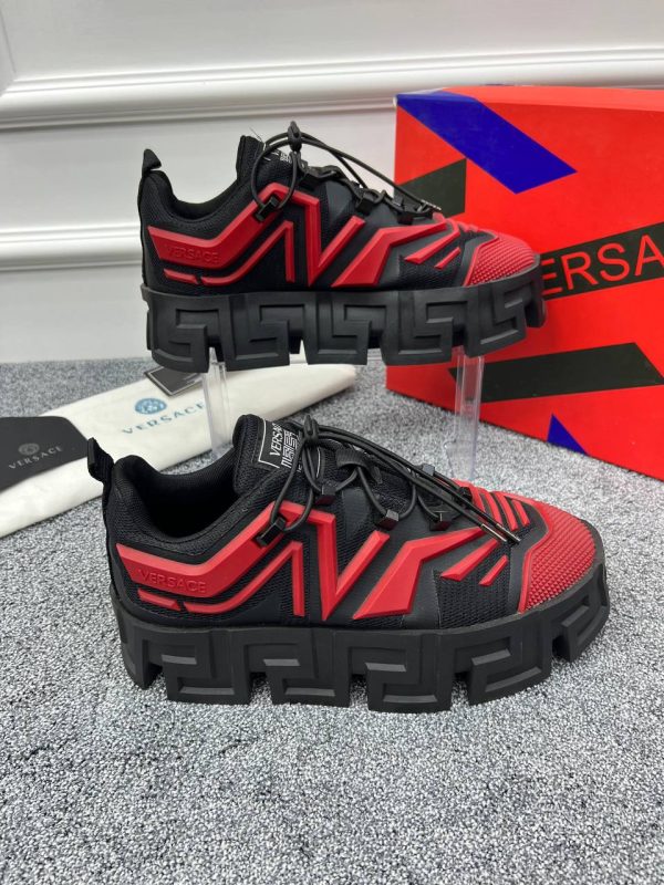 versace ayakkabi sneaker erkek siyah kirmizi greca labyrinth trainers