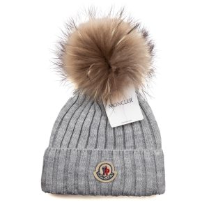 moncler bere gri ponponlu tilki tuyu