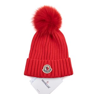 moncler bere kirmizi tilki tuyu kirmizi ponpon