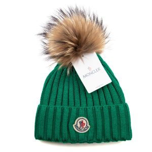 moncler bere yesil ponponlu tilki tuyu